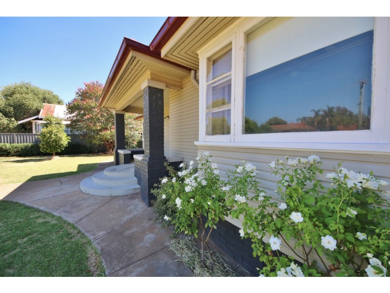 56 Third Avenue, Narromine NSW 2821