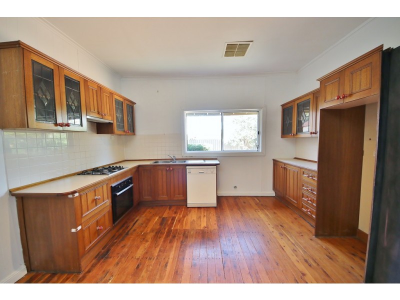 56 Third Avenue, Narromine NSW 2821