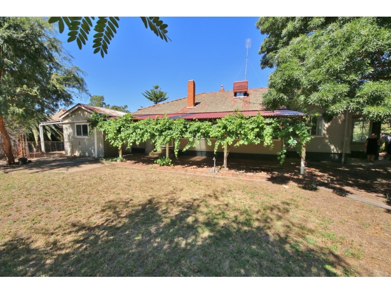 56 Third Avenue, Narromine NSW 2821