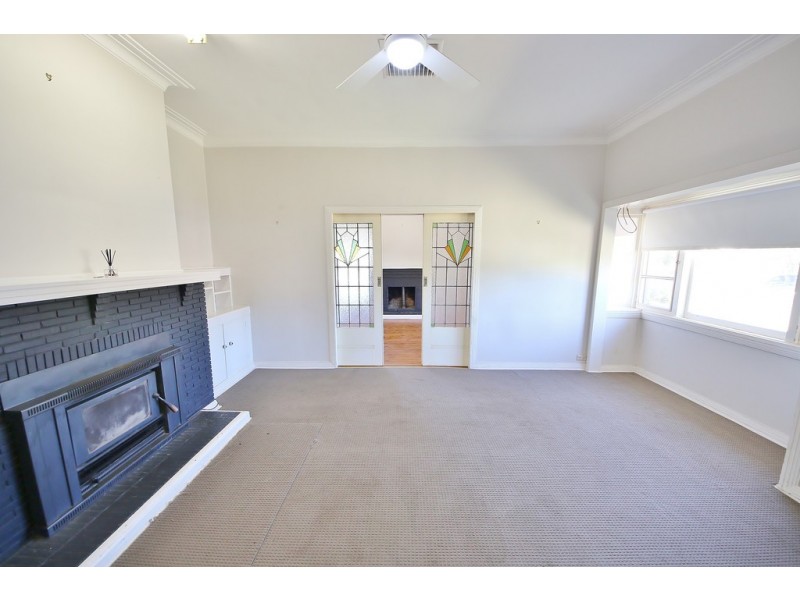 56 Third Avenue, Narromine NSW 2821