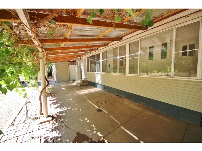 56 Third Avenue, Narromine NSW 2821