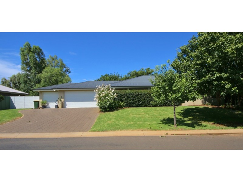 23 Regand Park Boulevard, Dubbo NSW 2830