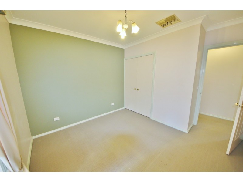13 Ron Gordon Place, Dubbo NSW 2830