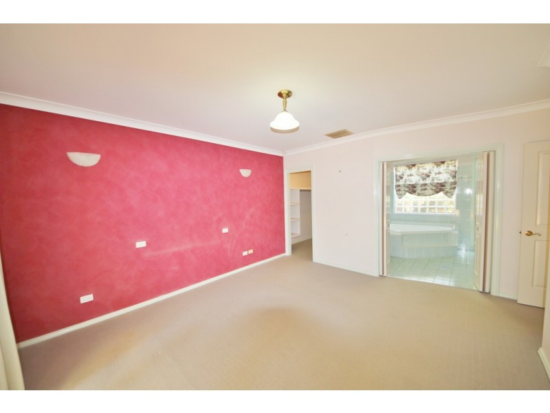 13 Ron Gordon Place, Dubbo NSW 2830