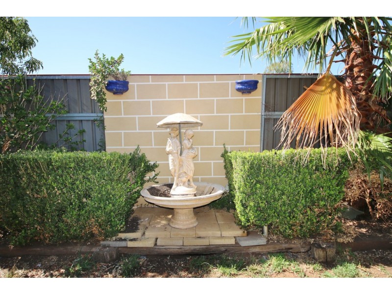 13 Ron Gordon Place, Dubbo NSW 2830