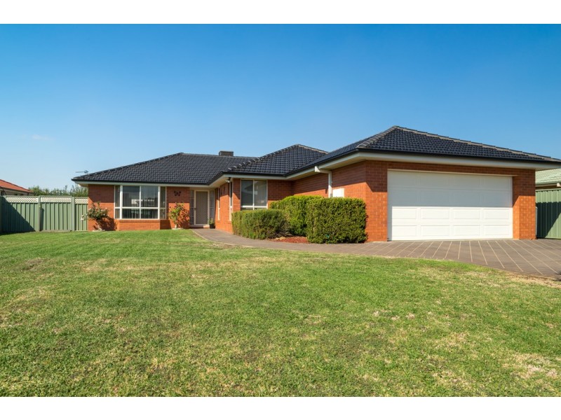 6 Hawkesbury Place, Dubbo NSW 2830