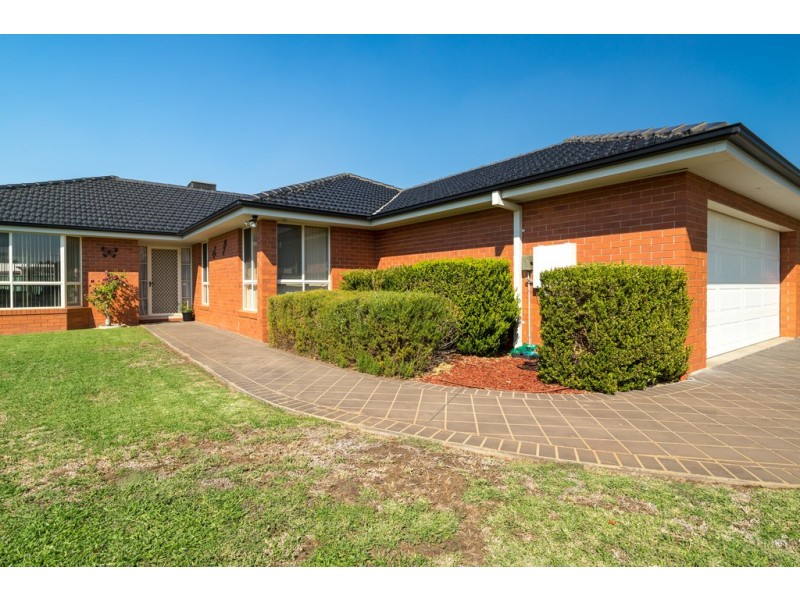 6 Hawkesbury Place, Dubbo NSW 2830