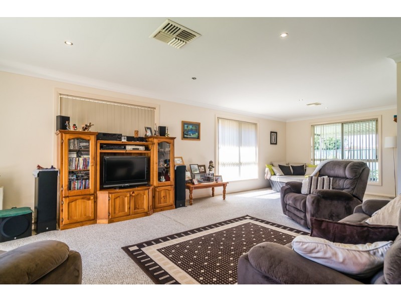 6 Hawkesbury Place, Dubbo NSW 2830
