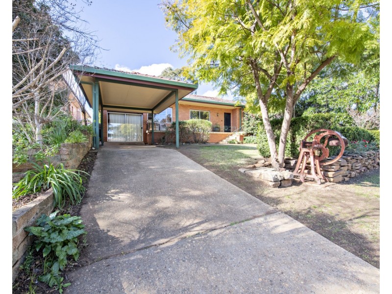 8 BRIGALOW AVENUE, Dubbo NSW 2830