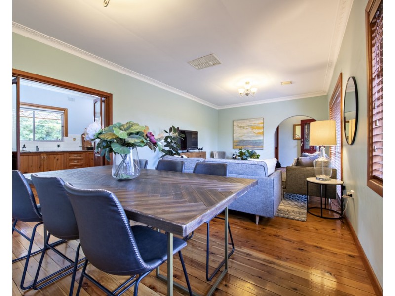 8 BRIGALOW AVENUE, Dubbo NSW 2830