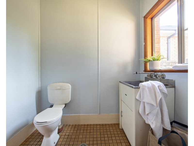 8 BRIGALOW AVENUE, Dubbo NSW 2830