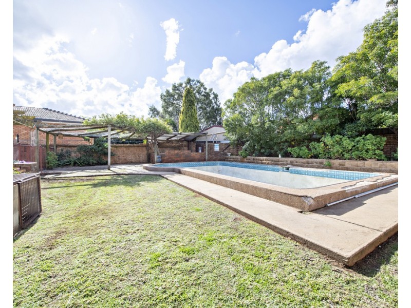 8 BRIGALOW AVENUE, Dubbo NSW 2830