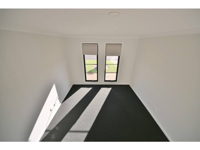 12 Waterfall Crescent, Dubbo NSW 2830