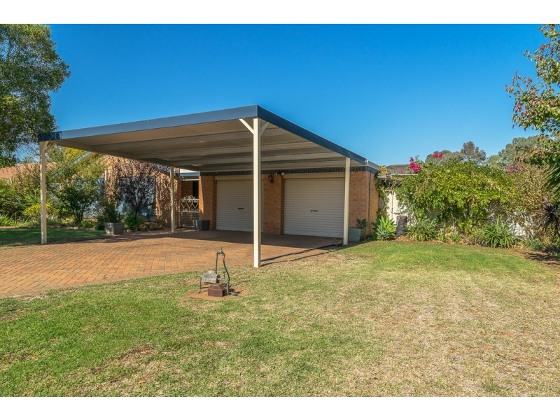 6 Lansdowne Drive, Dubbo NSW 2830