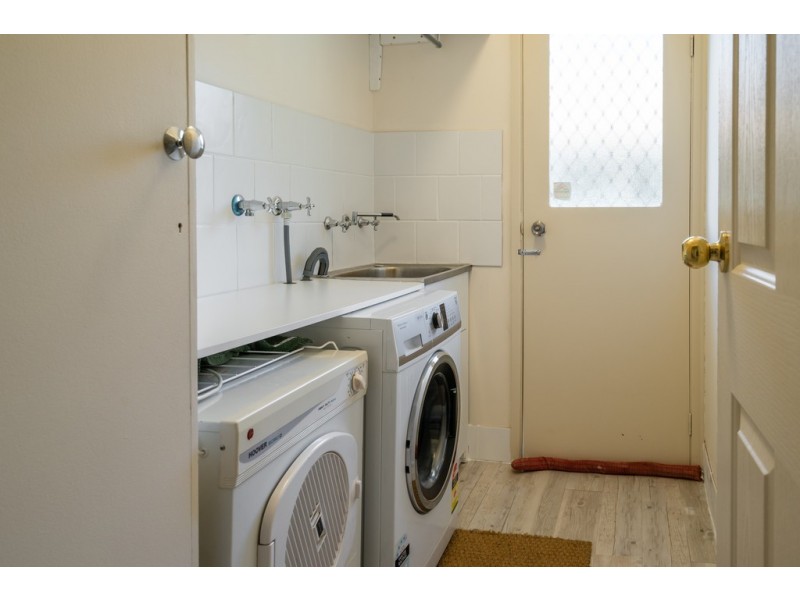 6 Lansdowne Drive, Dubbo NSW 2830