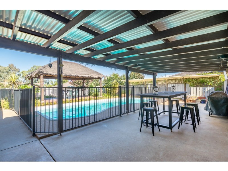 6 Lansdowne Drive, Dubbo NSW 2830