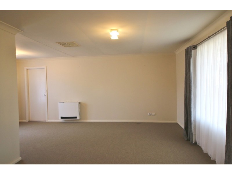 12 Page Avenue, Dubbo NSW 2830