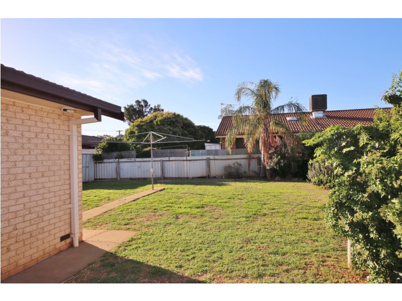 12 Page Avenue, Dubbo NSW 2830