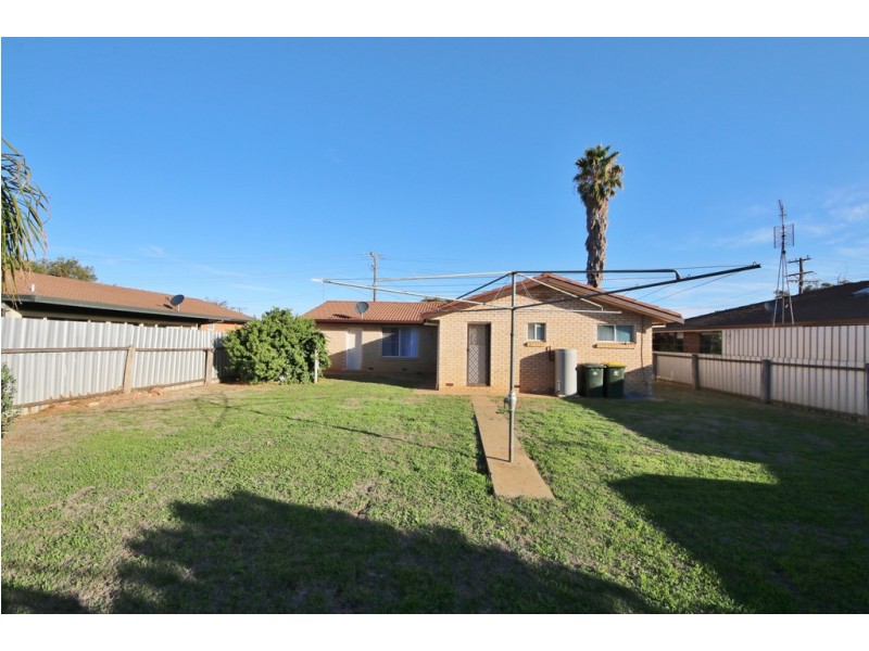 12 Page Avenue, Dubbo NSW 2830