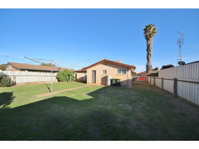 12 Page Avenue, Dubbo NSW 2830