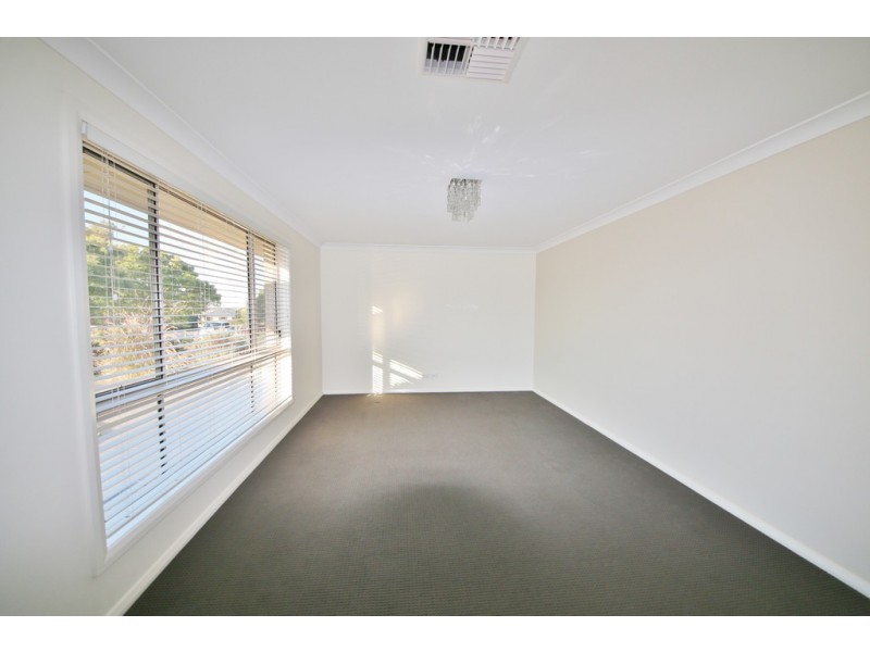 10 Pinnaroo Place, Dubbo NSW 2830