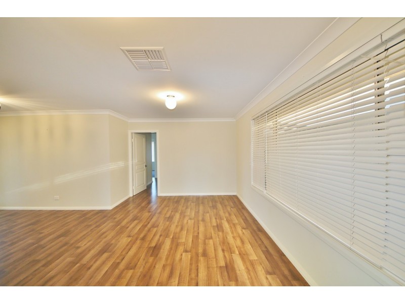 10 Pinnaroo Place, Dubbo NSW 2830