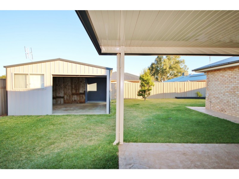 10 Pinnaroo Place, Dubbo NSW 2830