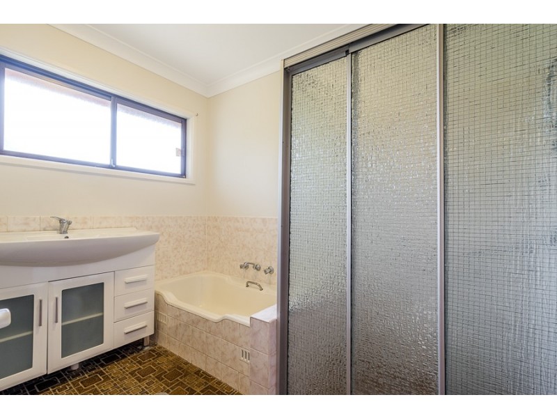 9 Reakes Avenue, Dubbo NSW 2830