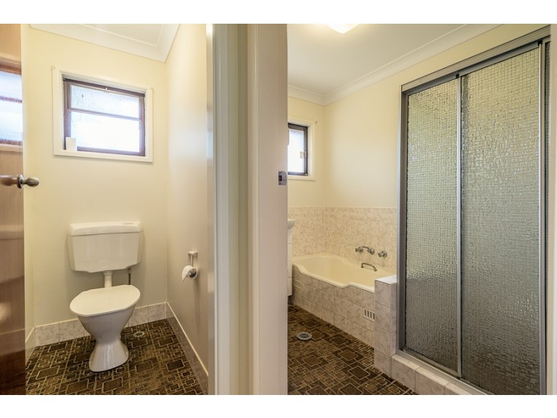 9 Reakes Avenue, Dubbo NSW 2830