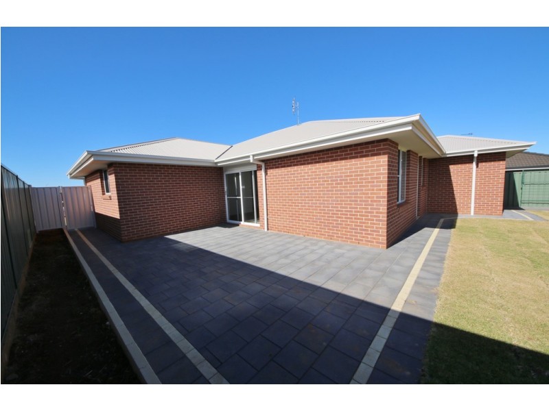 4 Ash Avenue, Dubbo NSW 2830