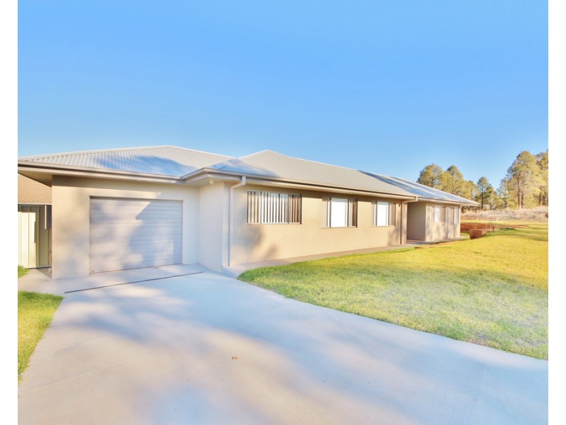 12 Lady Barron Circle, Dubbo NSW 2830