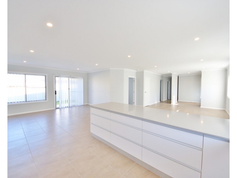 12 Lady Barron Circle, Dubbo NSW 2830