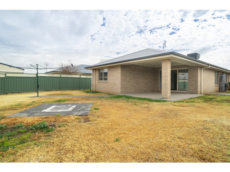 19 Torvean Avenue, Dubbo NSW 2830
