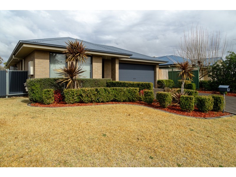 19 Torvean Avenue, Dubbo NSW 2830