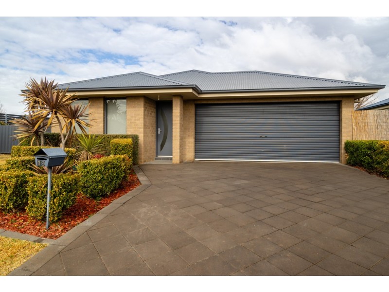 19 Torvean Avenue, Dubbo NSW 2830