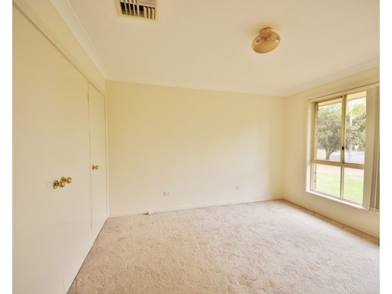 12 Wren Place, Dubbo NSW 2830