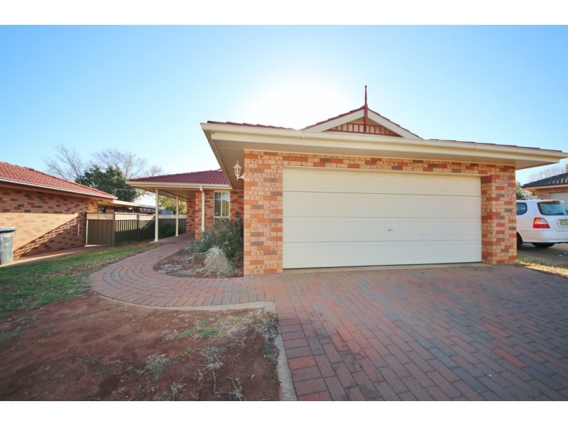 4 Carling Court, Dubbo NSW 2830