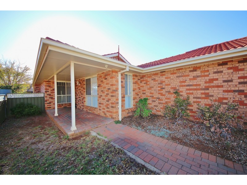 4 Carling Court, Dubbo NSW 2830