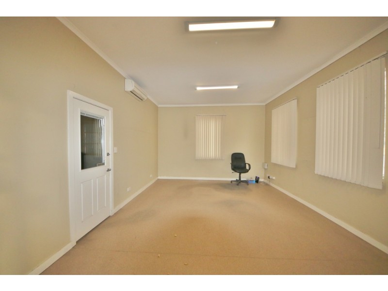68 GIPPS STREET, Dubbo NSW 2830