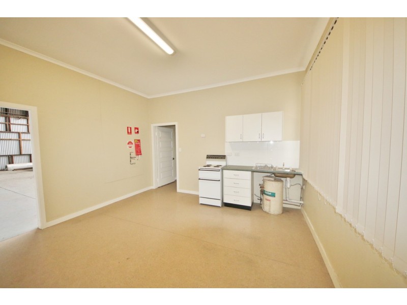 68 GIPPS STREET, Dubbo NSW 2830