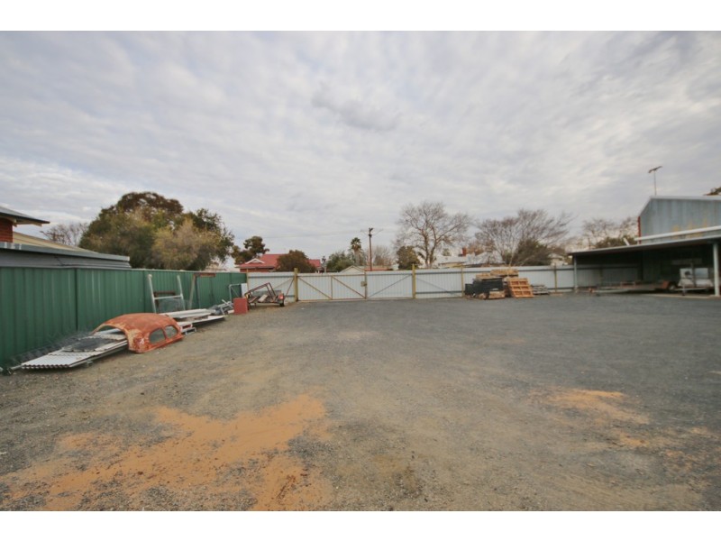 68 GIPPS STREET, Dubbo NSW 2830