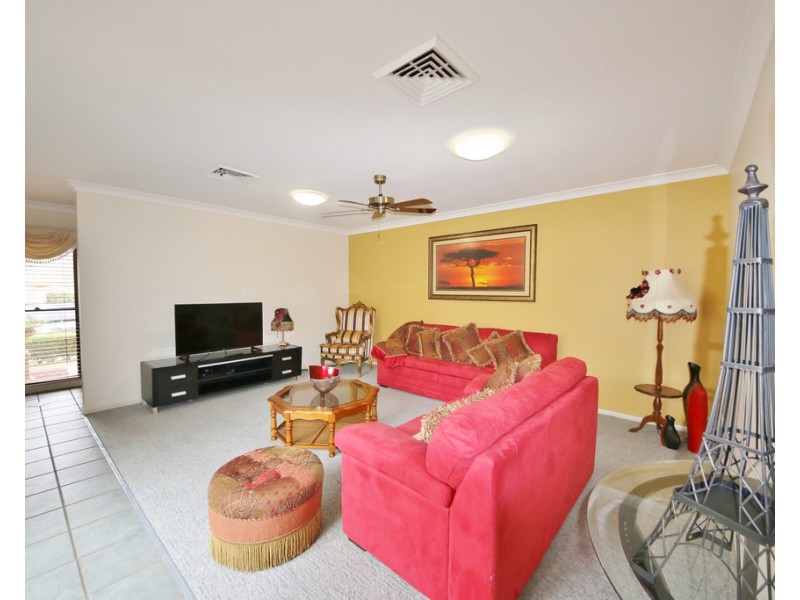 1/3 ROYAL PINES CLOSE, Dubbo NSW 2830