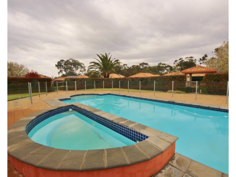 1/3 ROYAL PINES CLOSE, Dubbo NSW 2830