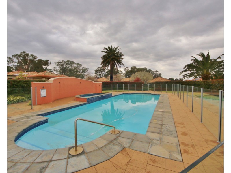 1/3 ROYAL PINES CLOSE, Dubbo NSW 2830
