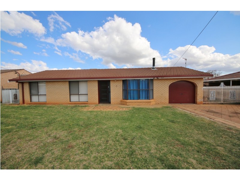 3 Page Avenue, Dubbo NSW 2830