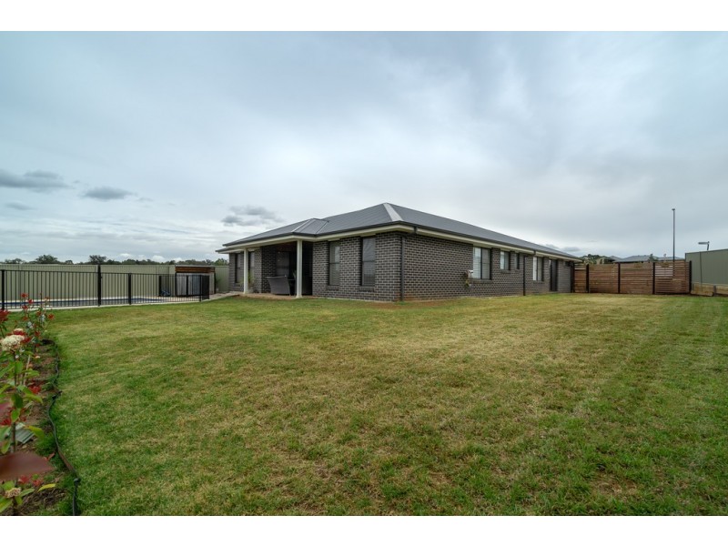 2 Nagle Drive, Dubbo NSW 2830