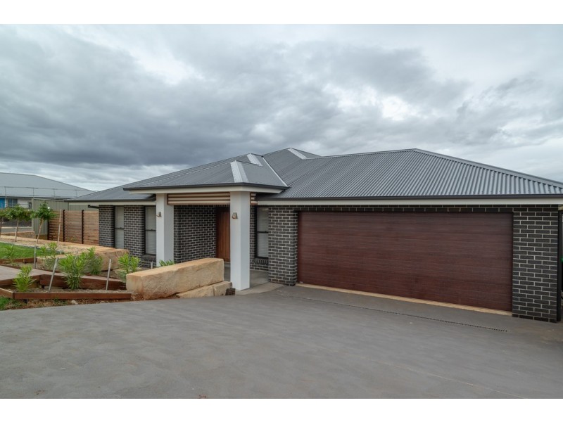 2 Nagle Drive, Dubbo NSW 2830