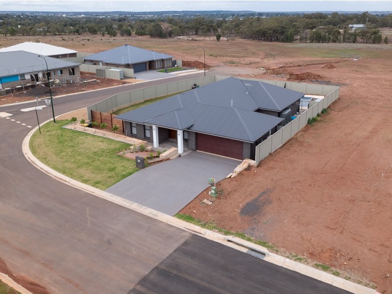 2 Nagle Drive, Dubbo NSW 2830