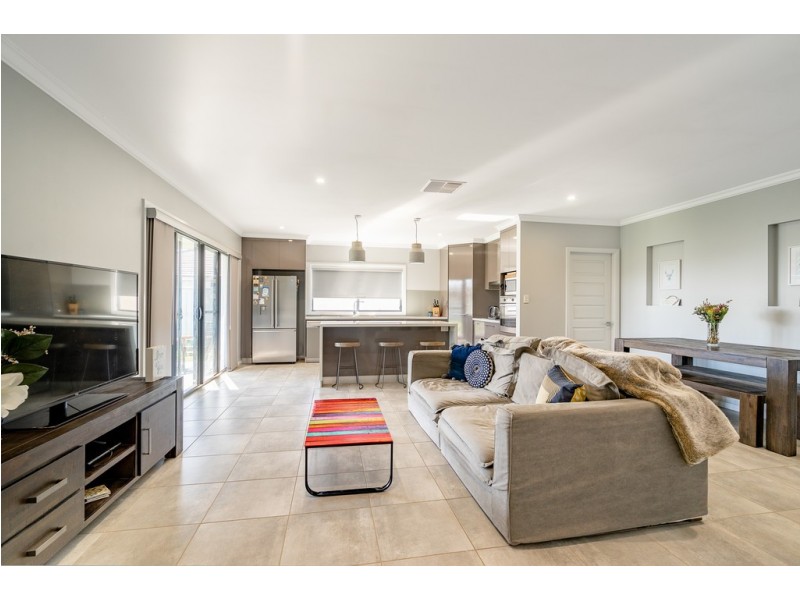 3 TWEED PLACE, Dubbo NSW 2830