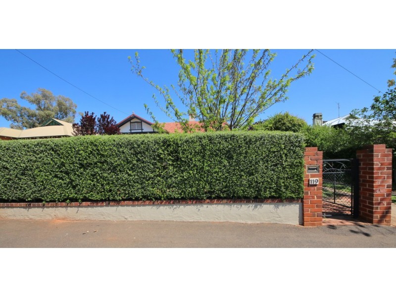 119 COBRA STREET, Dubbo NSW 2830